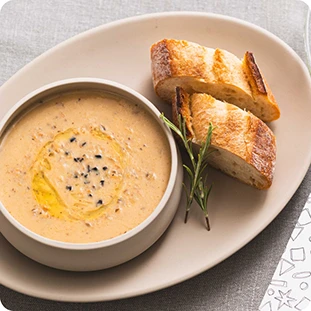 黒トリュフとパルメザンチーズのホワイトスープカレー